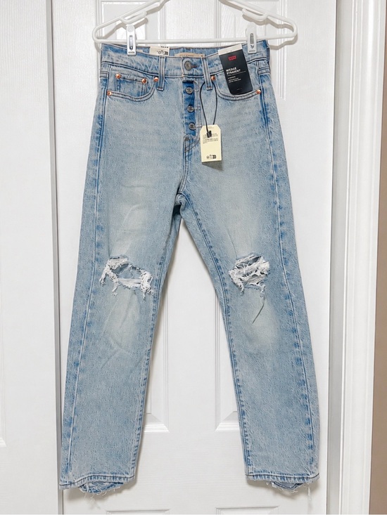 Levi's Denim - Levi’s Wedgie Straight Distressed Jeans NWT Light Wash 25x26